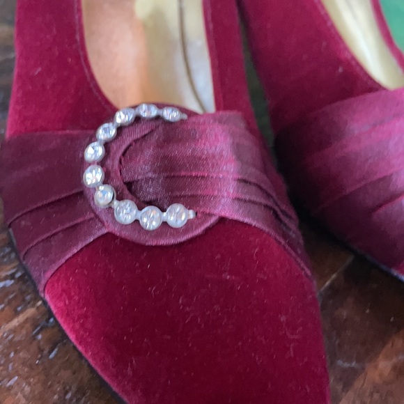 Red premiere collection velvet heels 8.5 - Picture 3 of 12
